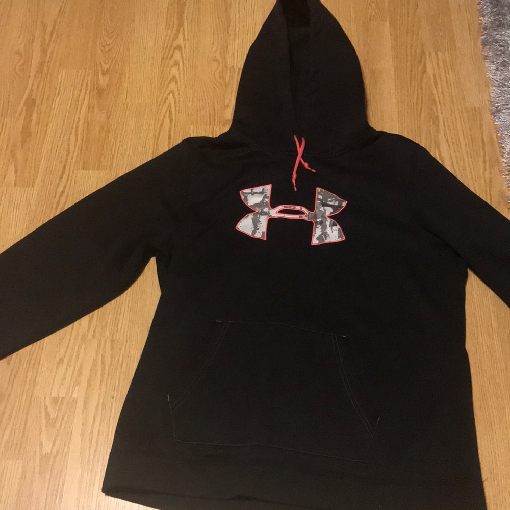 Black under Armour hoodie